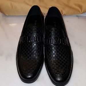 Louis Vuitton leather shoes Size 8.5 or 41 europe